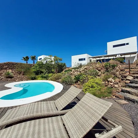 Villa en Lajares. Piscina y Barbacoa
